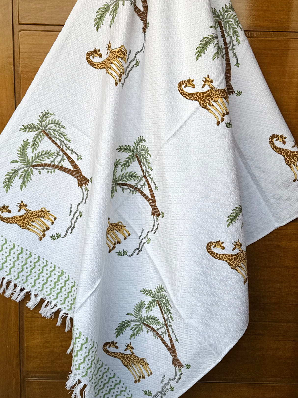 cotton-jacquard-kids-towel-with-safari-animals