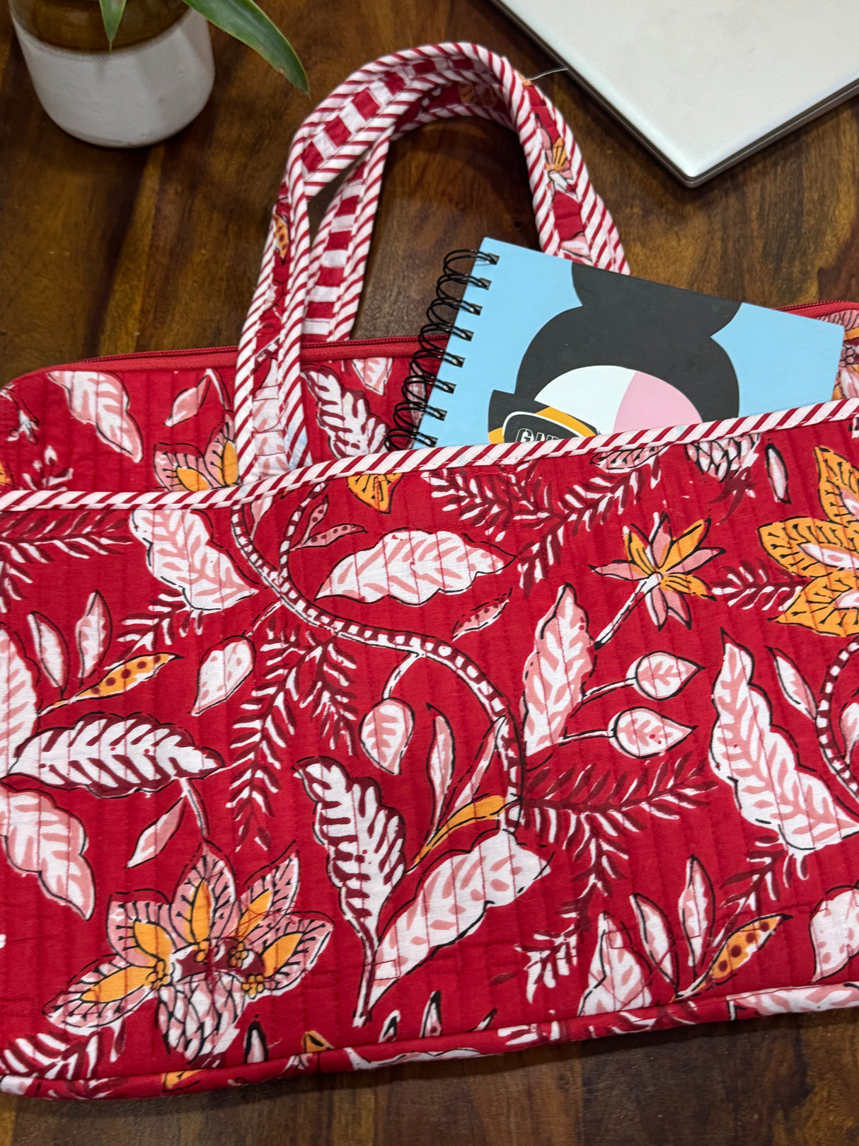 cotton-quilted-laptop-sleeve-vibrant-theme