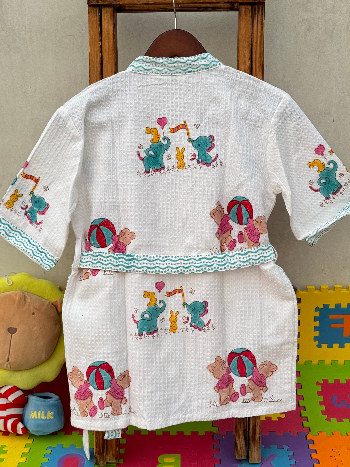 kids best-selling bathrobes teddy bear elephant print retail and wholesale for global customers in New Zealand