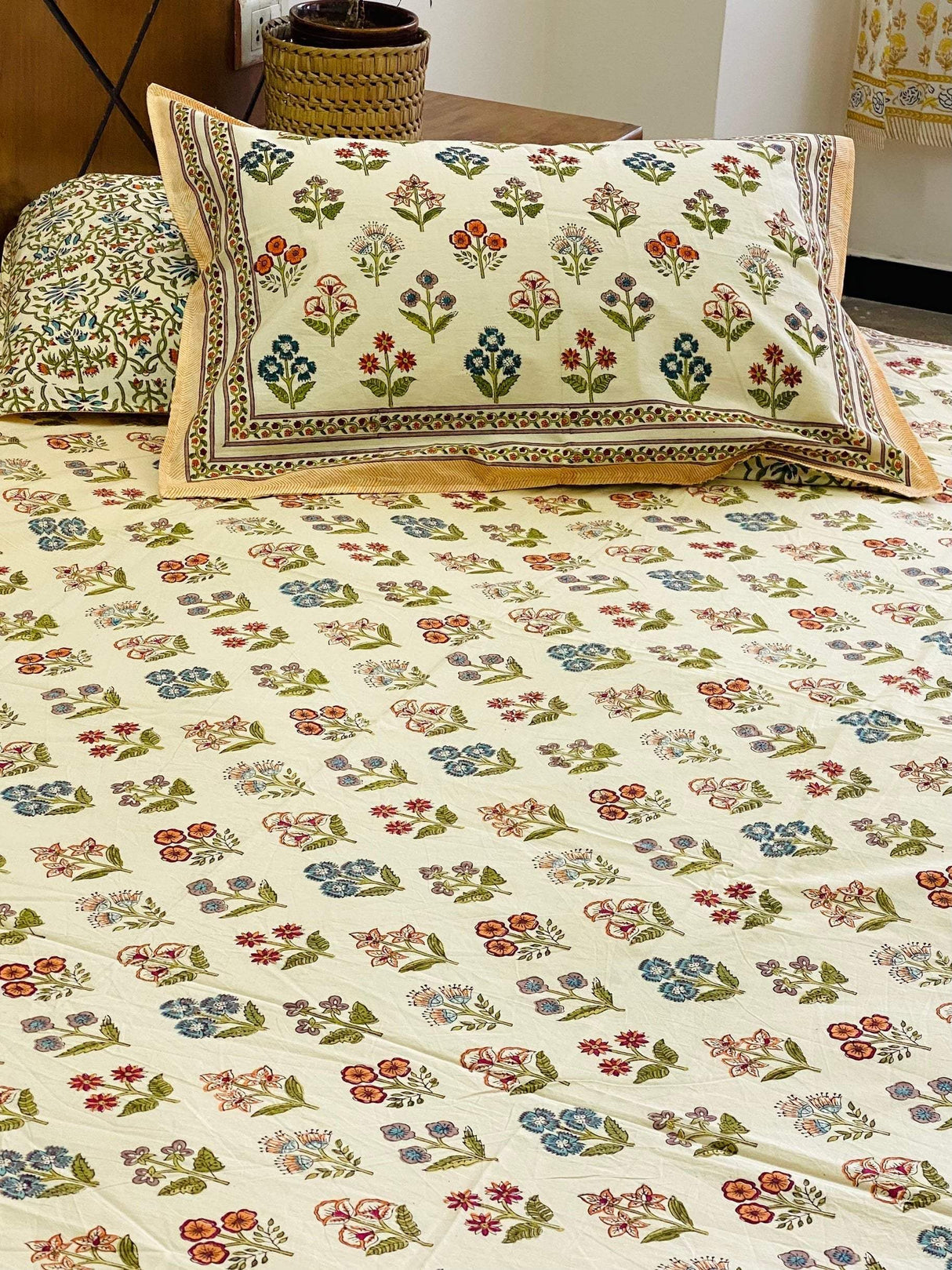 cream-theme-double-cotton-bedsheet-full-view