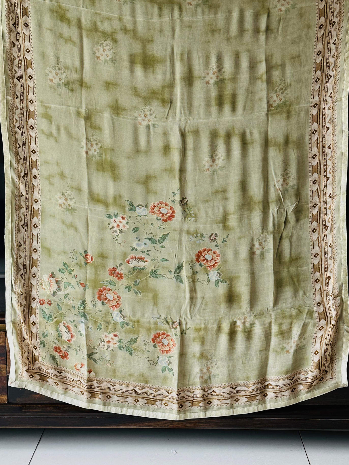 crepe-unstitched-kurta-with-machine-embroidery-and-bottom-fabric-with-dupatta