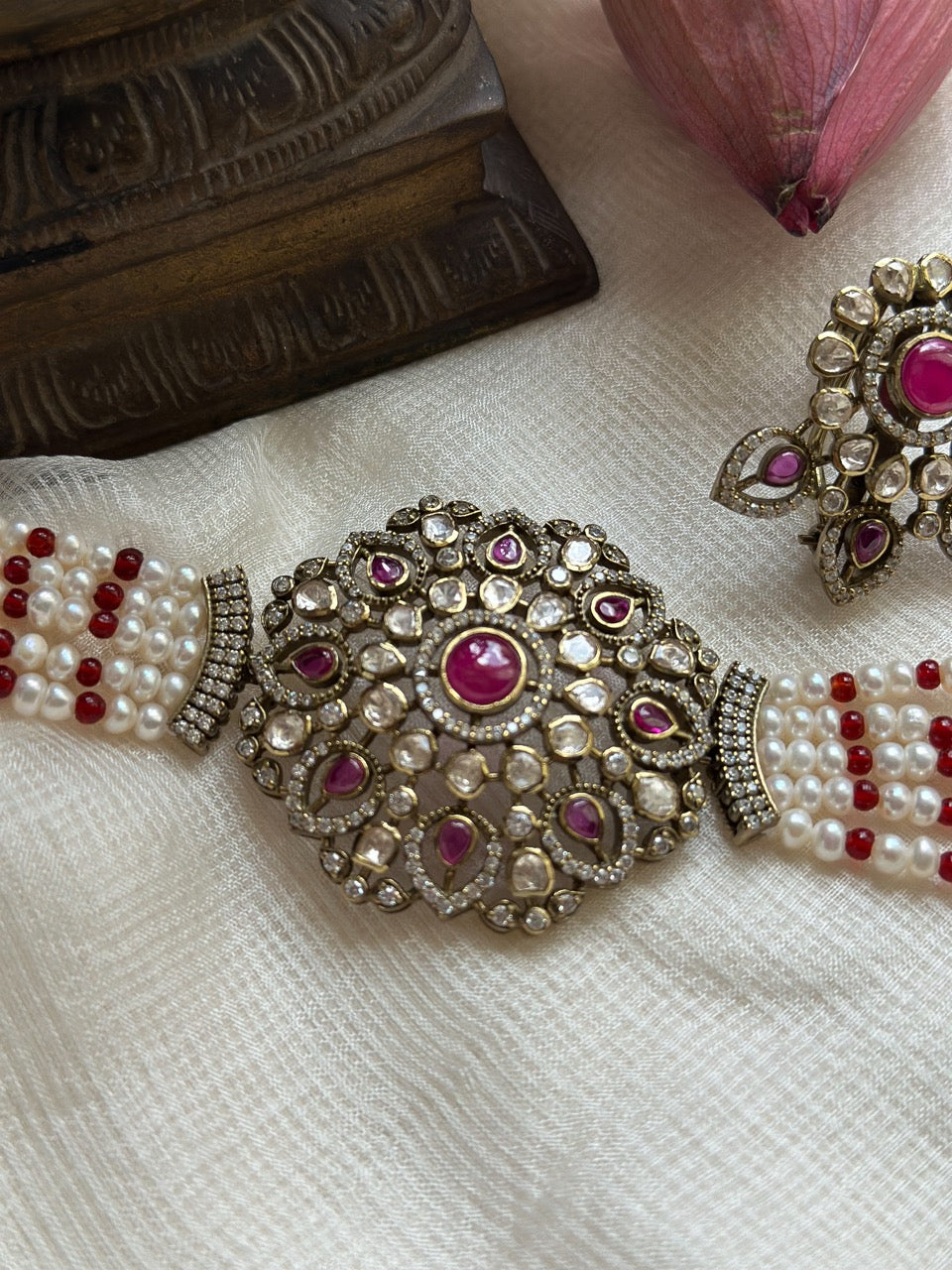 crimson-majesty-92-5-silver-victorian-finish-choker-set