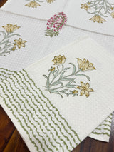 decorative-botanical-bloom-cotton-hand-towel