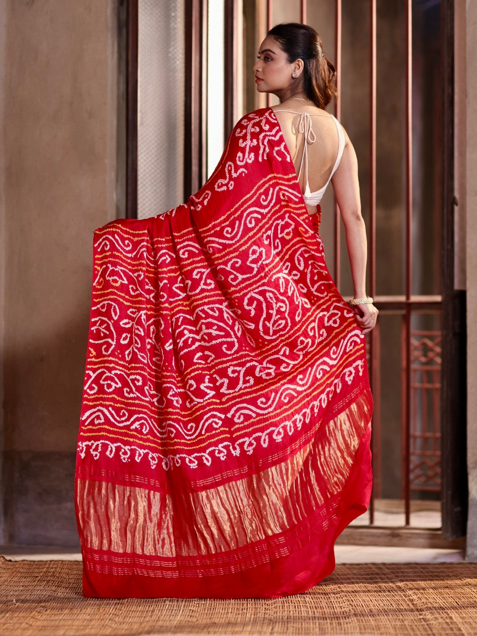 divine-beauty-red-pure-gajji-silk-floral-bandhani-saree