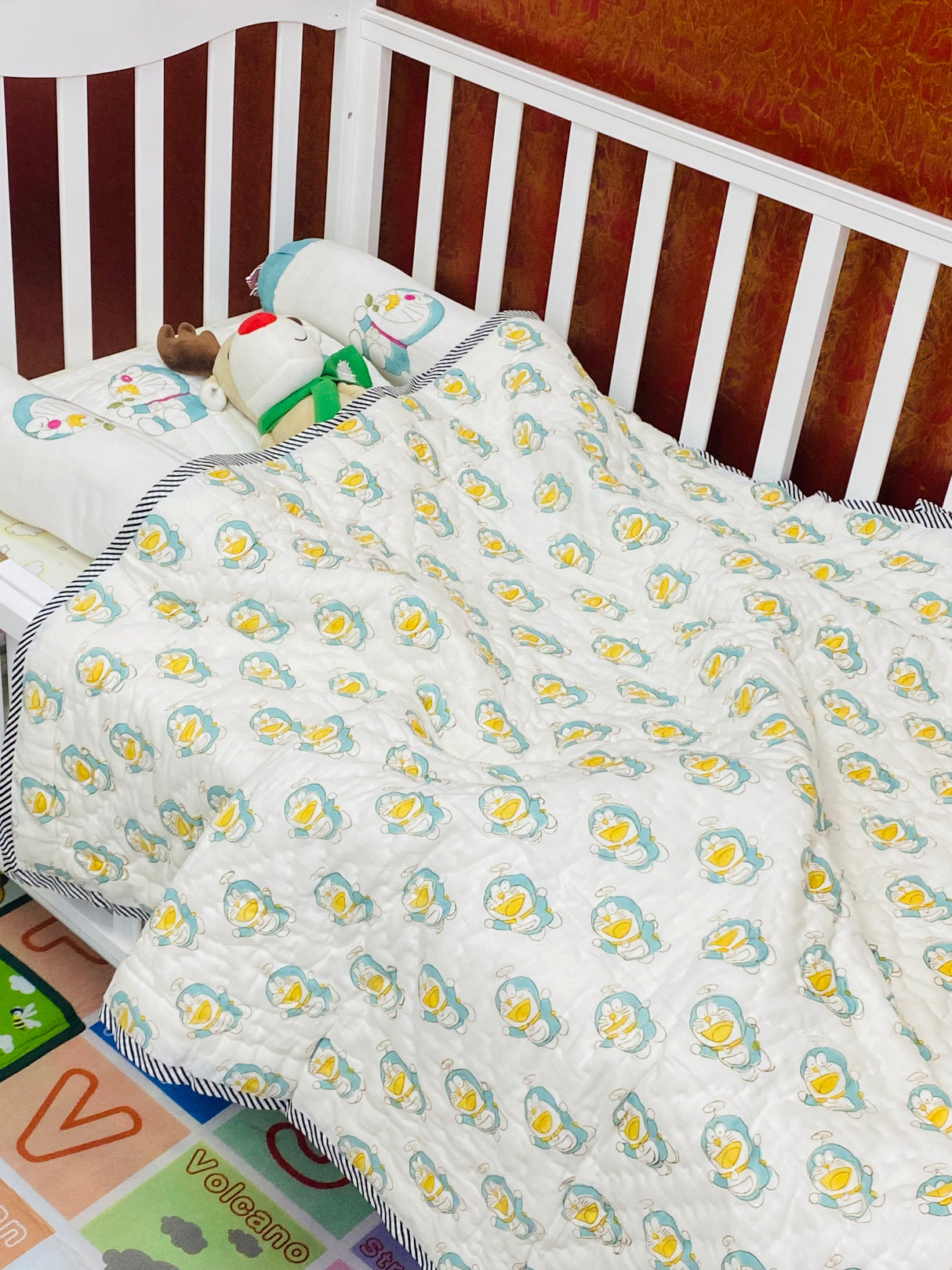 doraemon-cot-kids-sheet-blanket-back-view