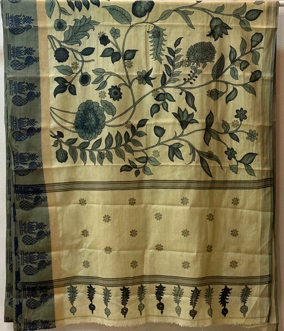 dusty-beige-handcrafted-cotton-kalamkari-saree-border-view