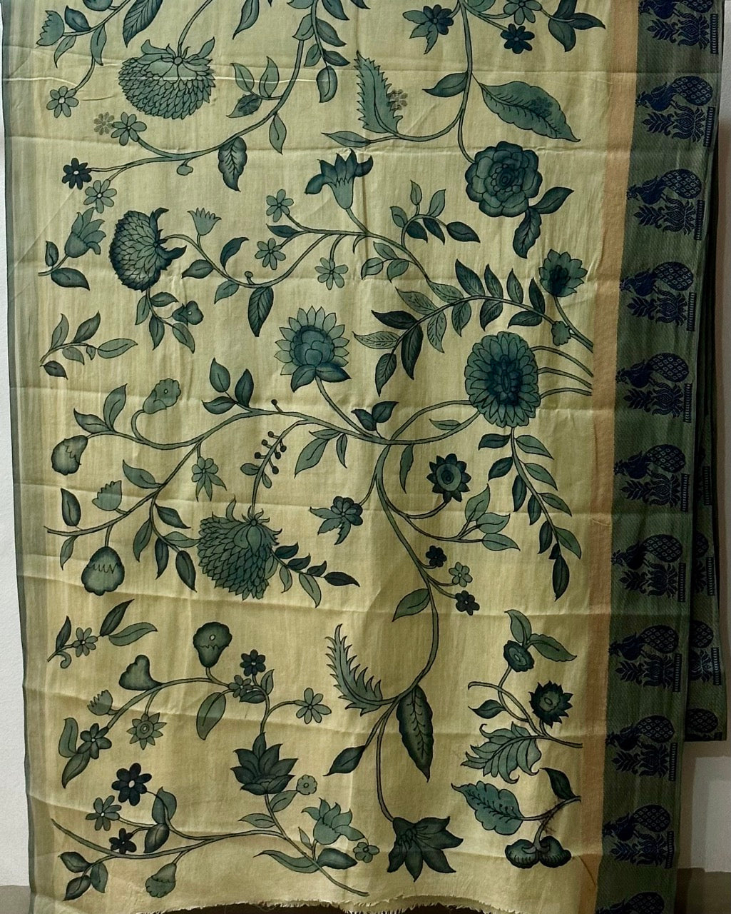 dusty-beige-handcrafted-cotton-kalamkari-saree-pallu-detailed-view
