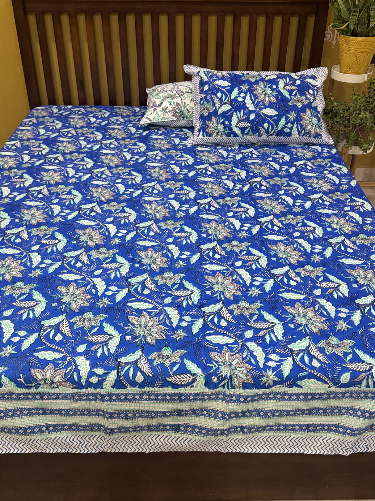 elegant-nature-sprigs-blockprint-cotton-bedsheet