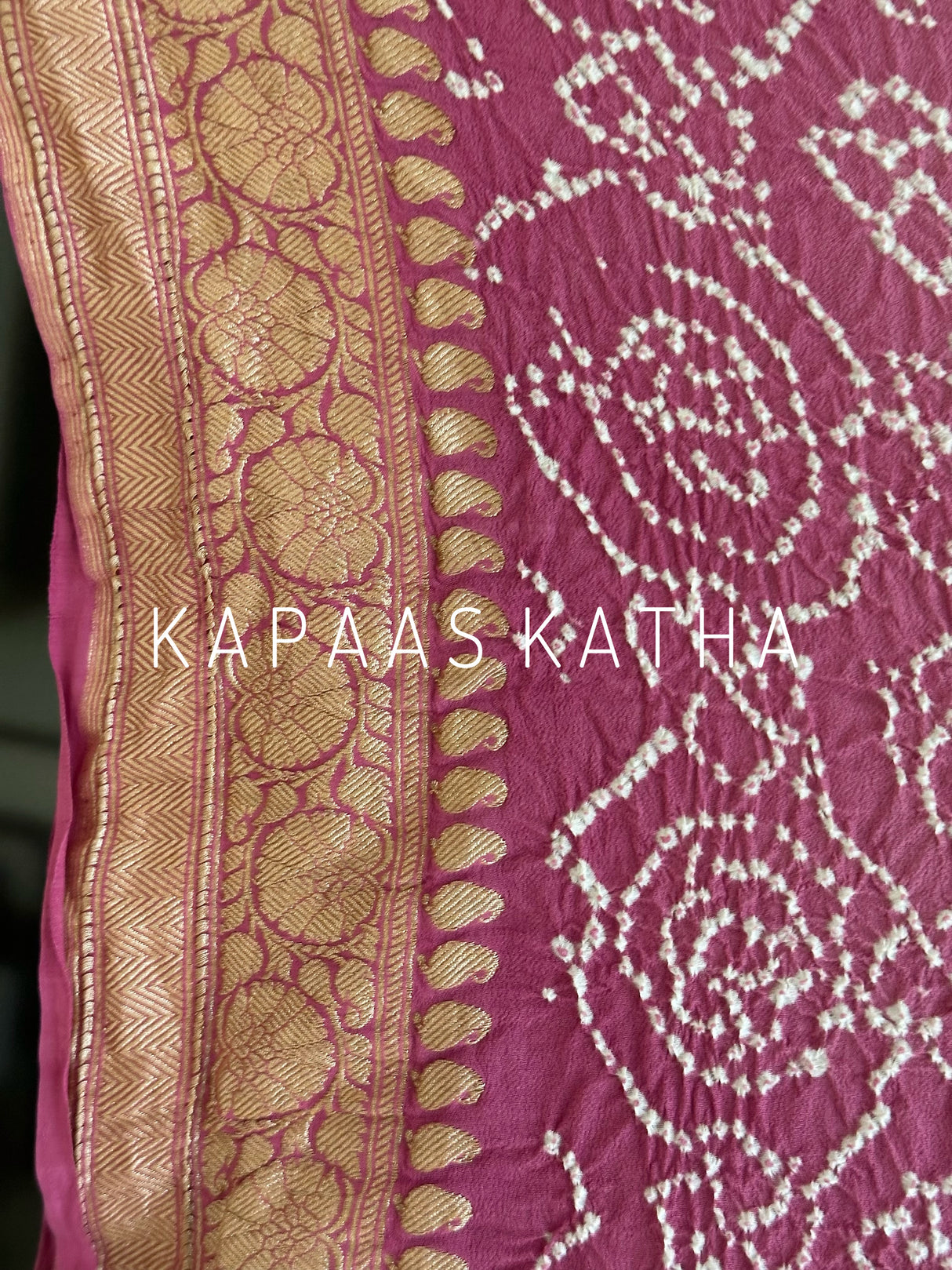 elegant-solace-bandhani-saree