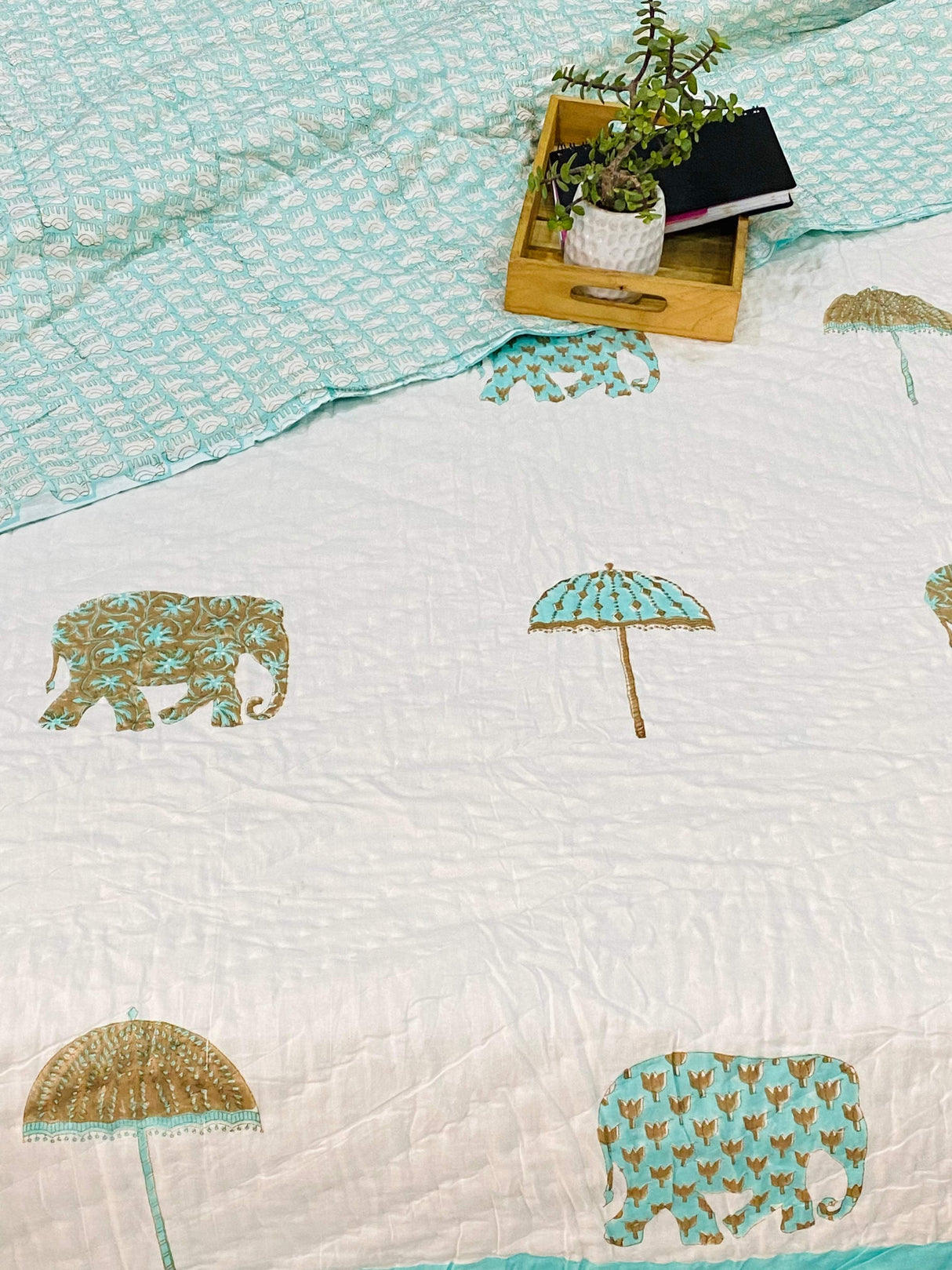 elephant-theme-double-cotton-quilt-overall-view