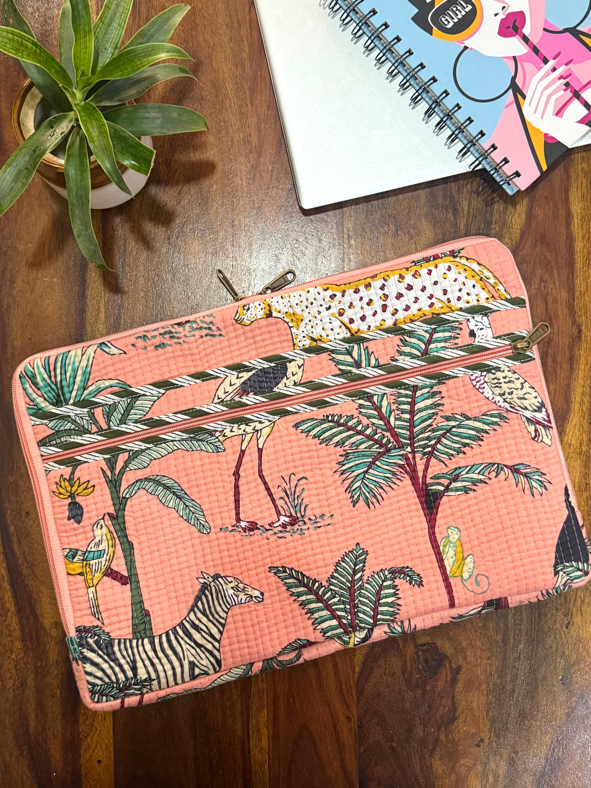 everyday-cotton-laptop-sleeve-safari-theme