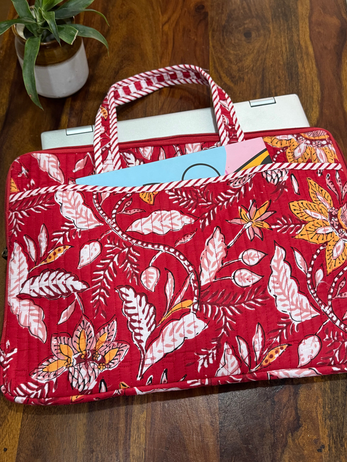 everyday-quilted-laptop-sleeve-safari