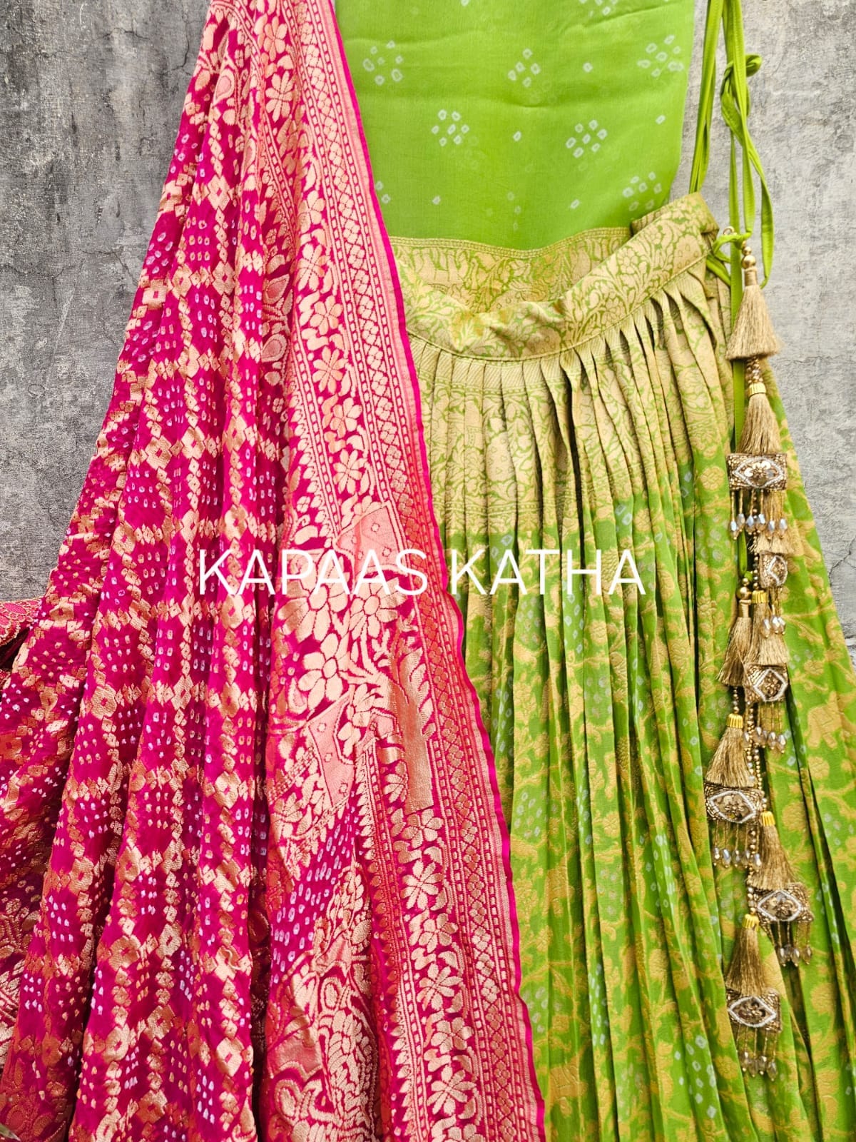 exclusive-shikhargarh-banarasi-georgette-bandhani-lehenga