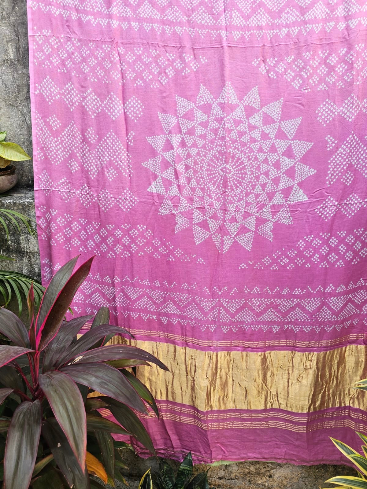 festive-pink-green-bandhani-gajji-silk-saree