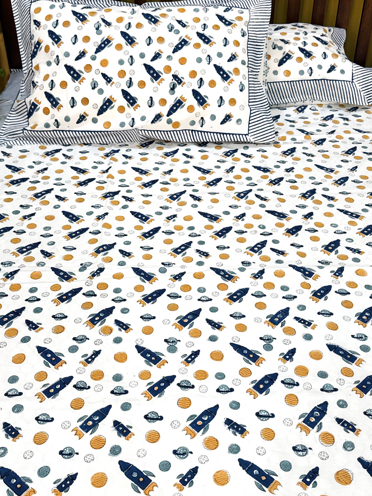 fitted-blue-space-theme-handblock-printed-kids-bedsheet
