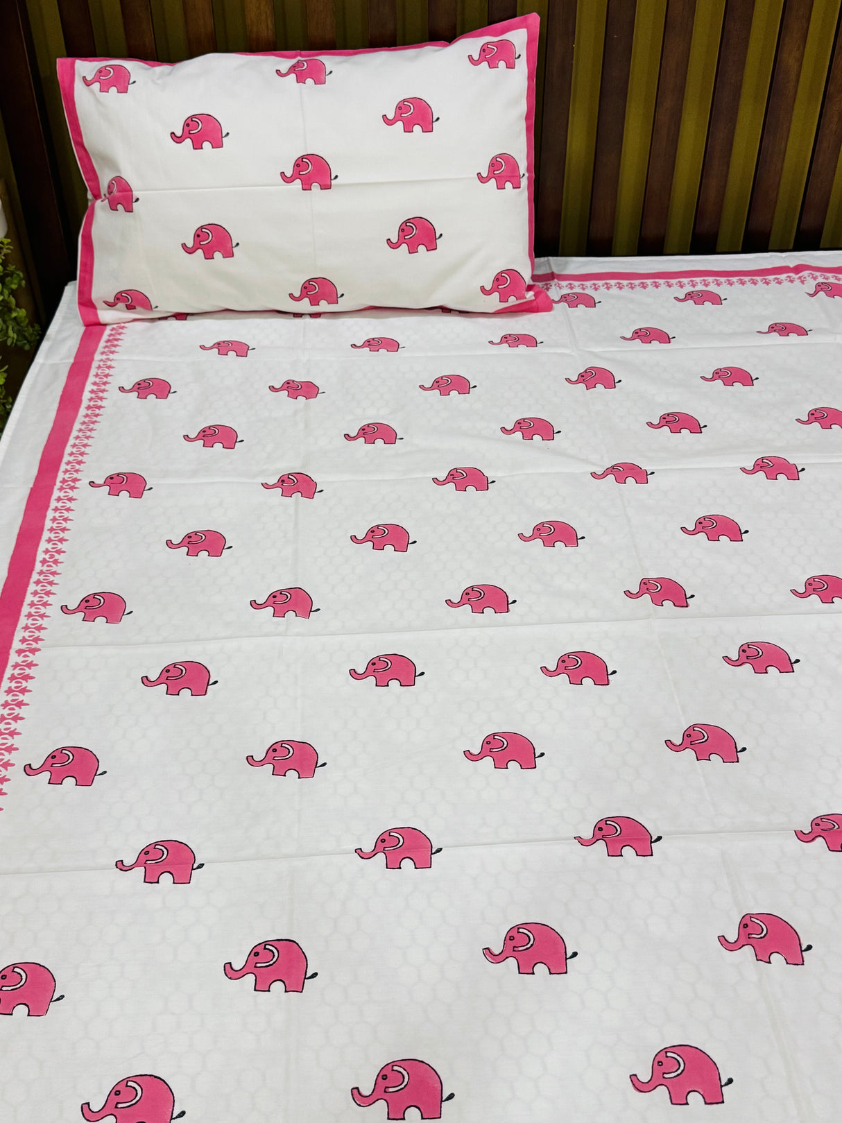 flat-dreamy-hug-handblock-print-pure-cotton-kids-bedsheet
