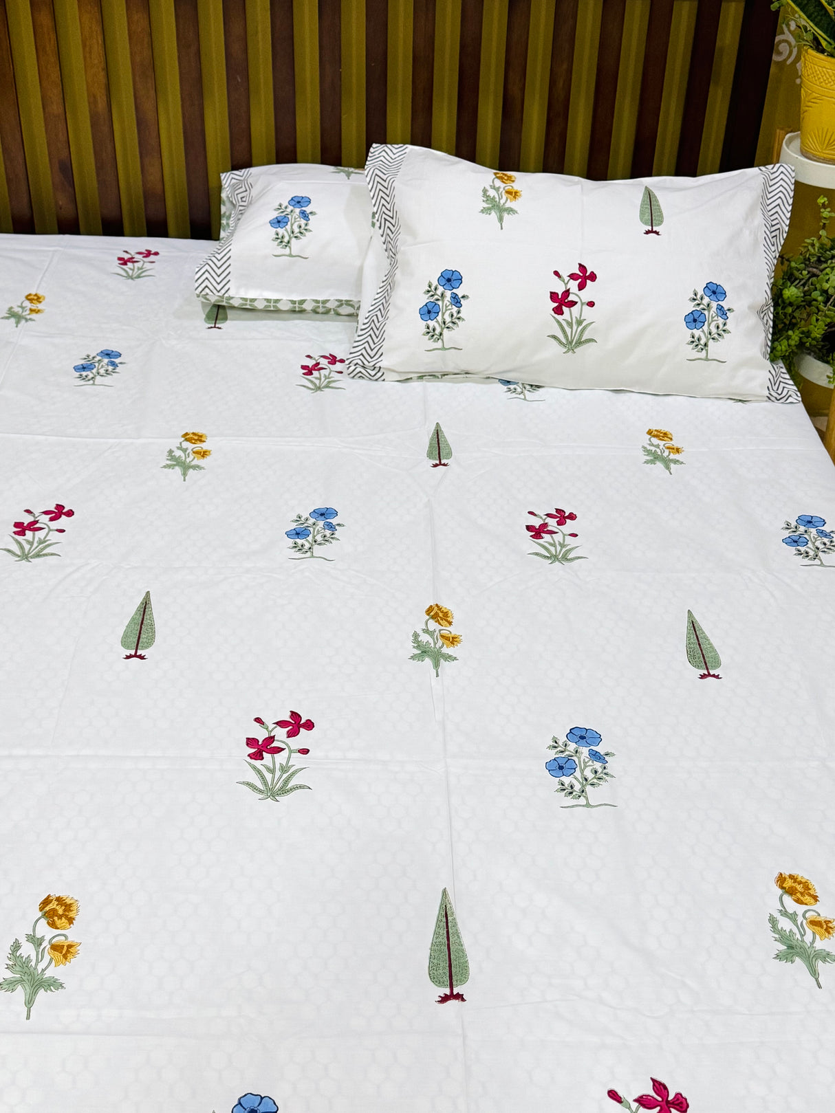 flat-gilded-flora-handblock-print-pure-cotton-bedsheet
