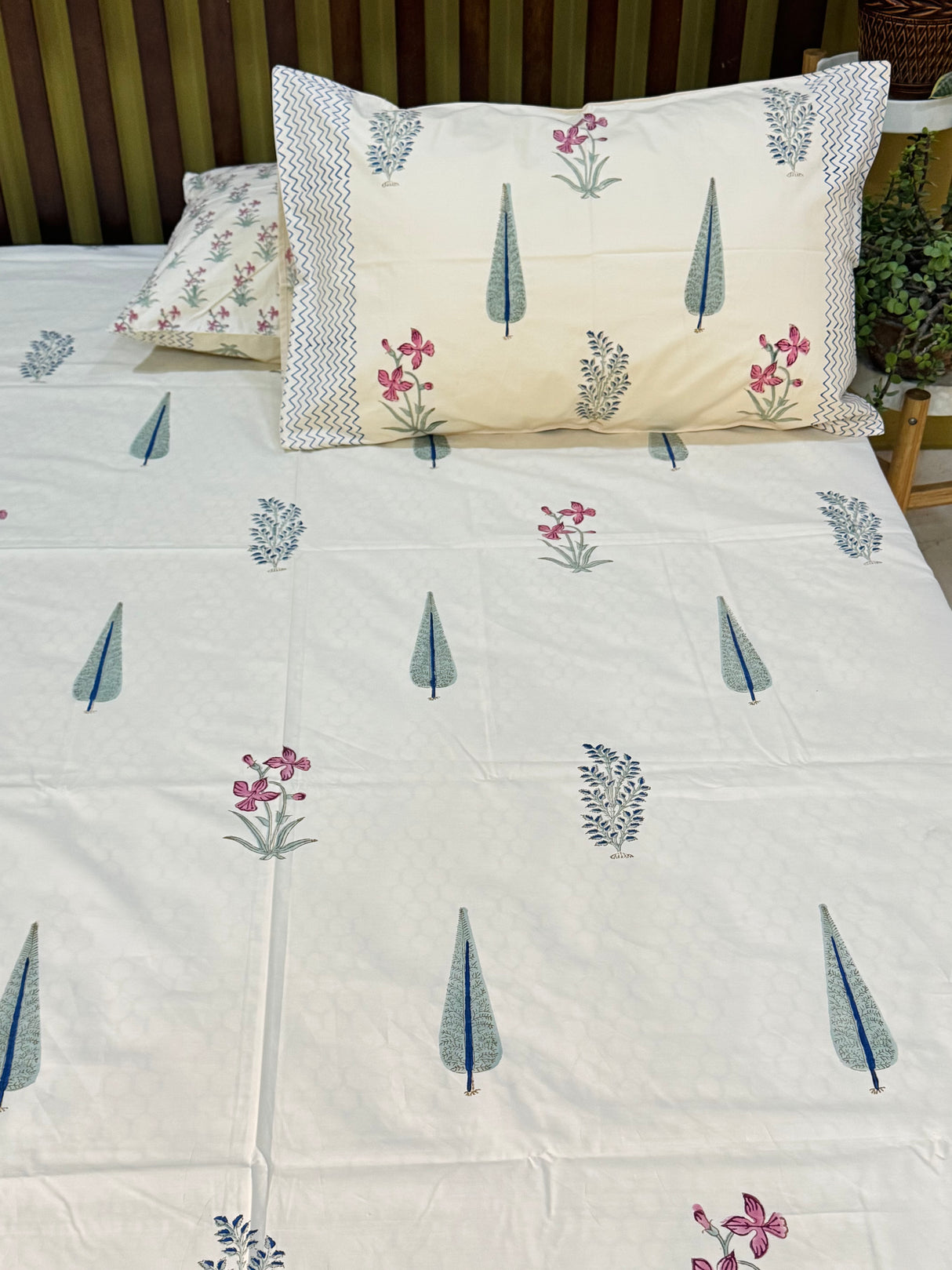 flat-muted-flora-handblock-print-pure-cotton-bedsheet