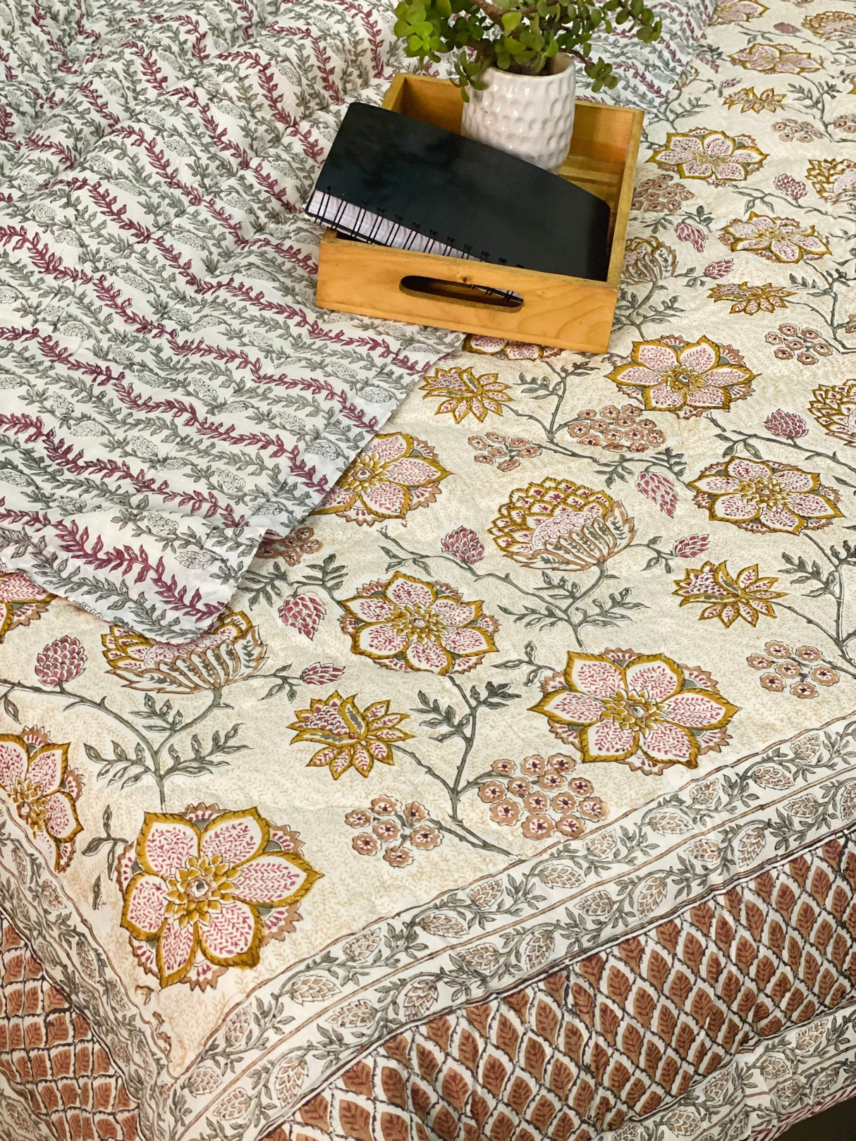 floral-brown-single-cotton-quilt-front-view