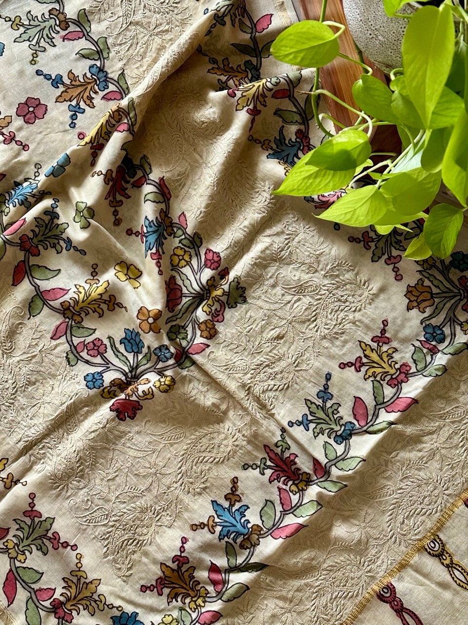 floral-kalamkari-dupatta-with-lucknow-chikankari-on-chanderi-cotton-silk