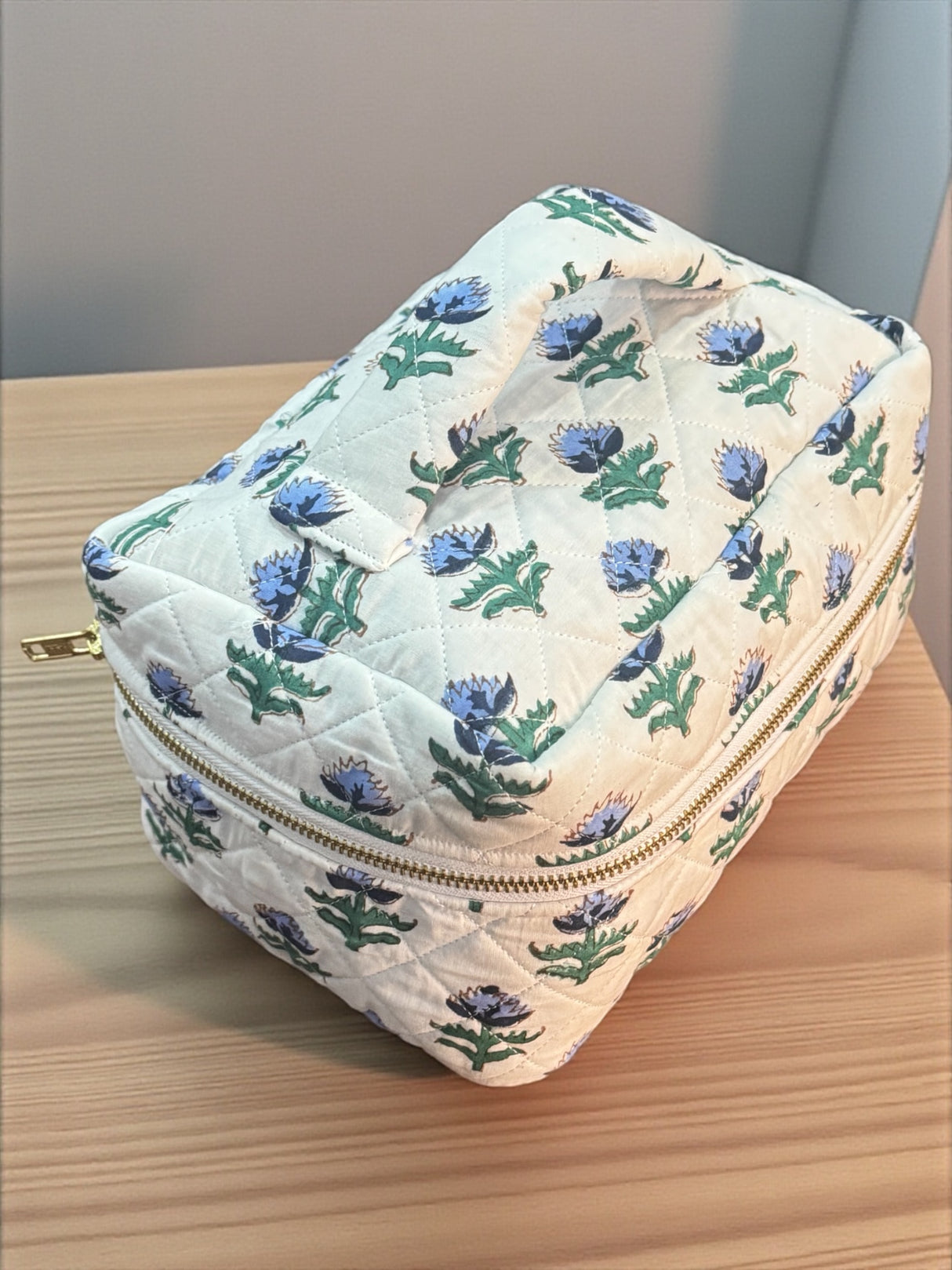 floral-makeup-case-with-spacious-compartments