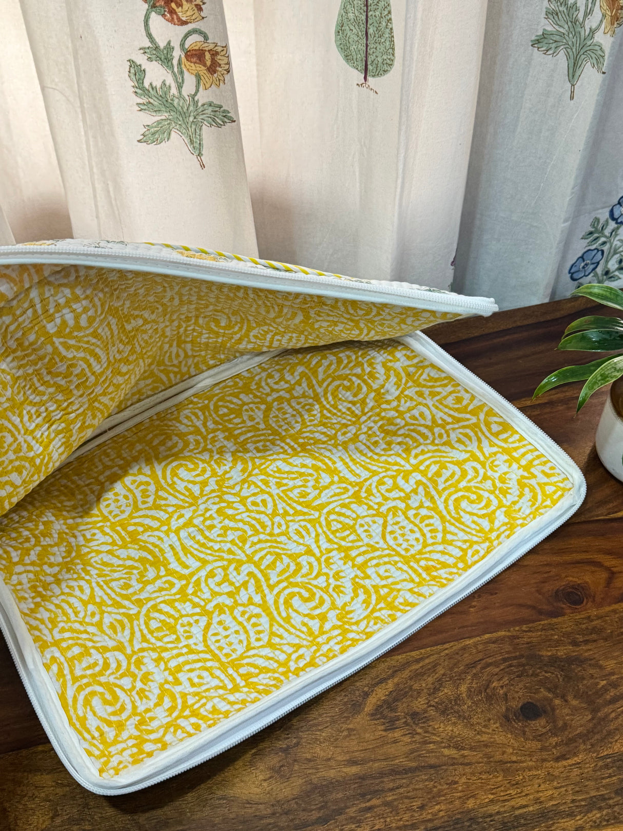 floral-pattern-quilted-laptop-sleeve-cotton