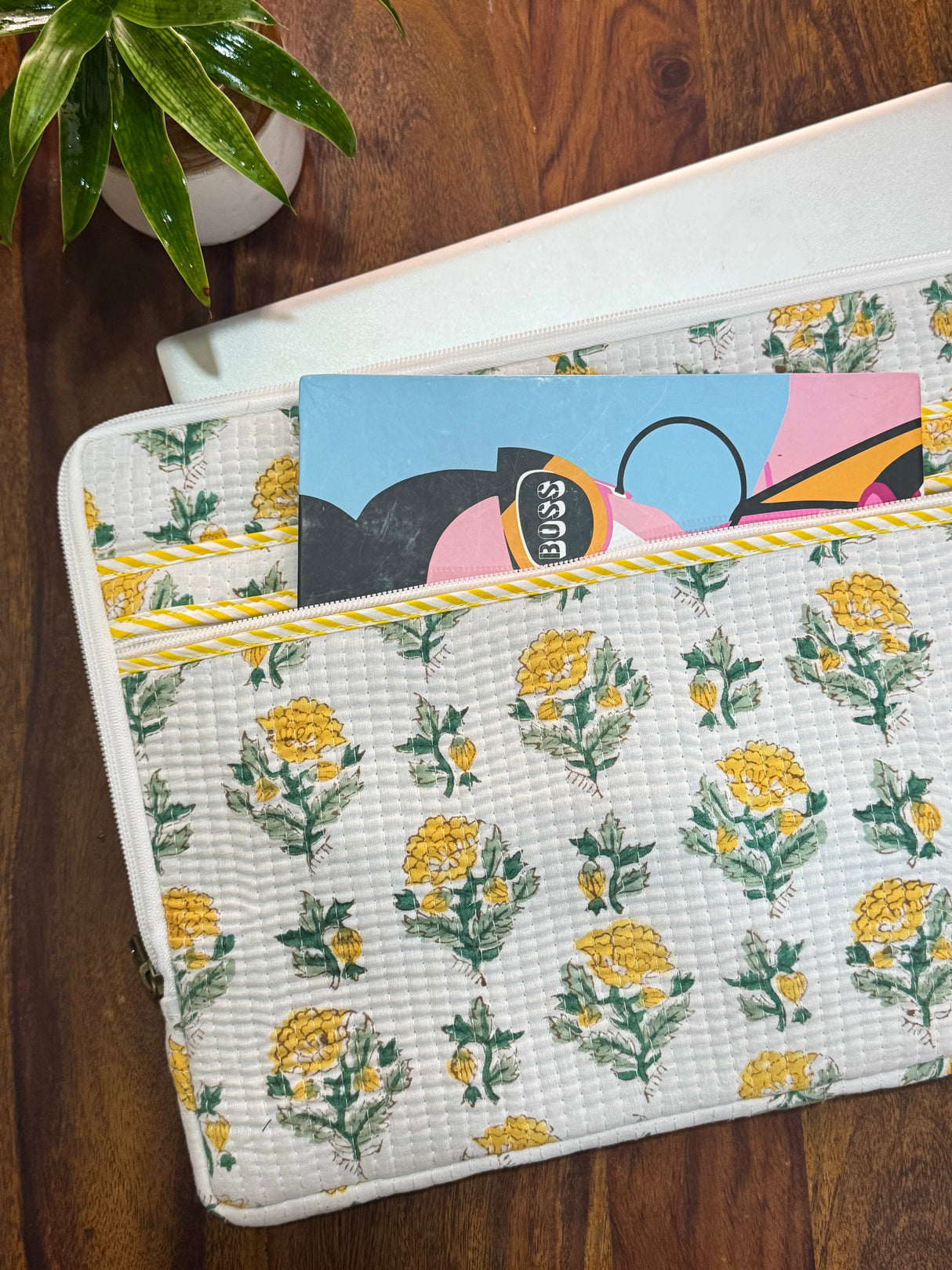 floral-quilted-cotton-laptop-sleeve-with-zip-closure