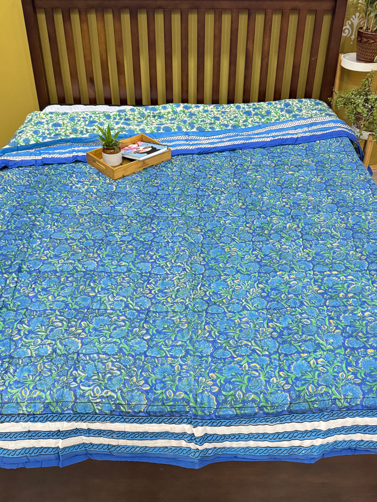 floral-trail-handblock-queen-size-cotton-quilt