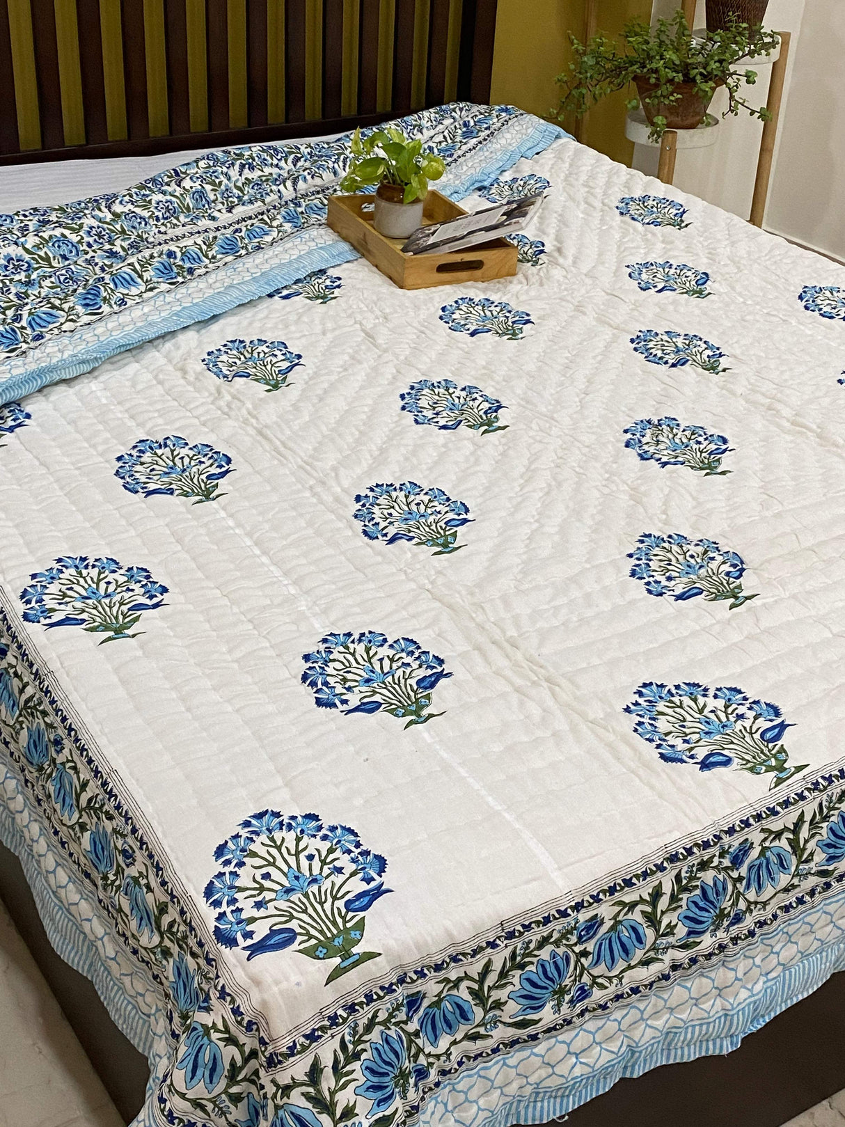 flower-blue-king-cotton-quilt-laid-out-view