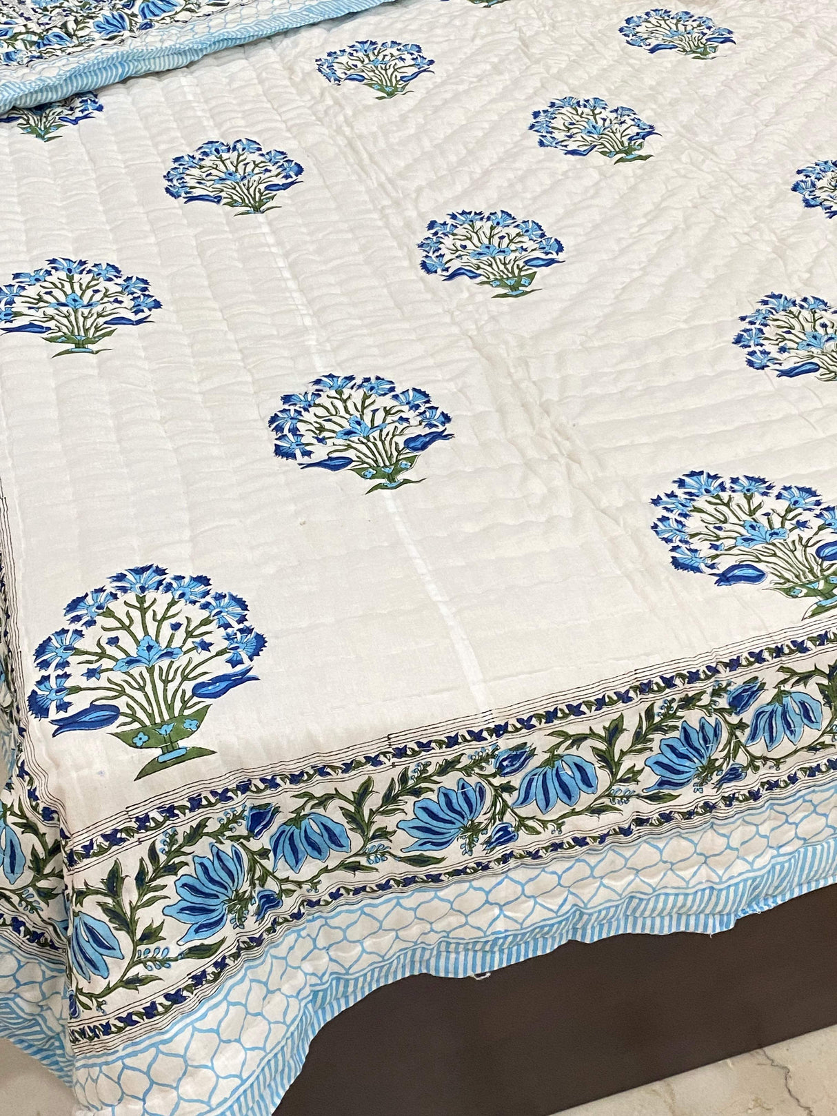 flower-blue-king-cotton-quilt-texture-view