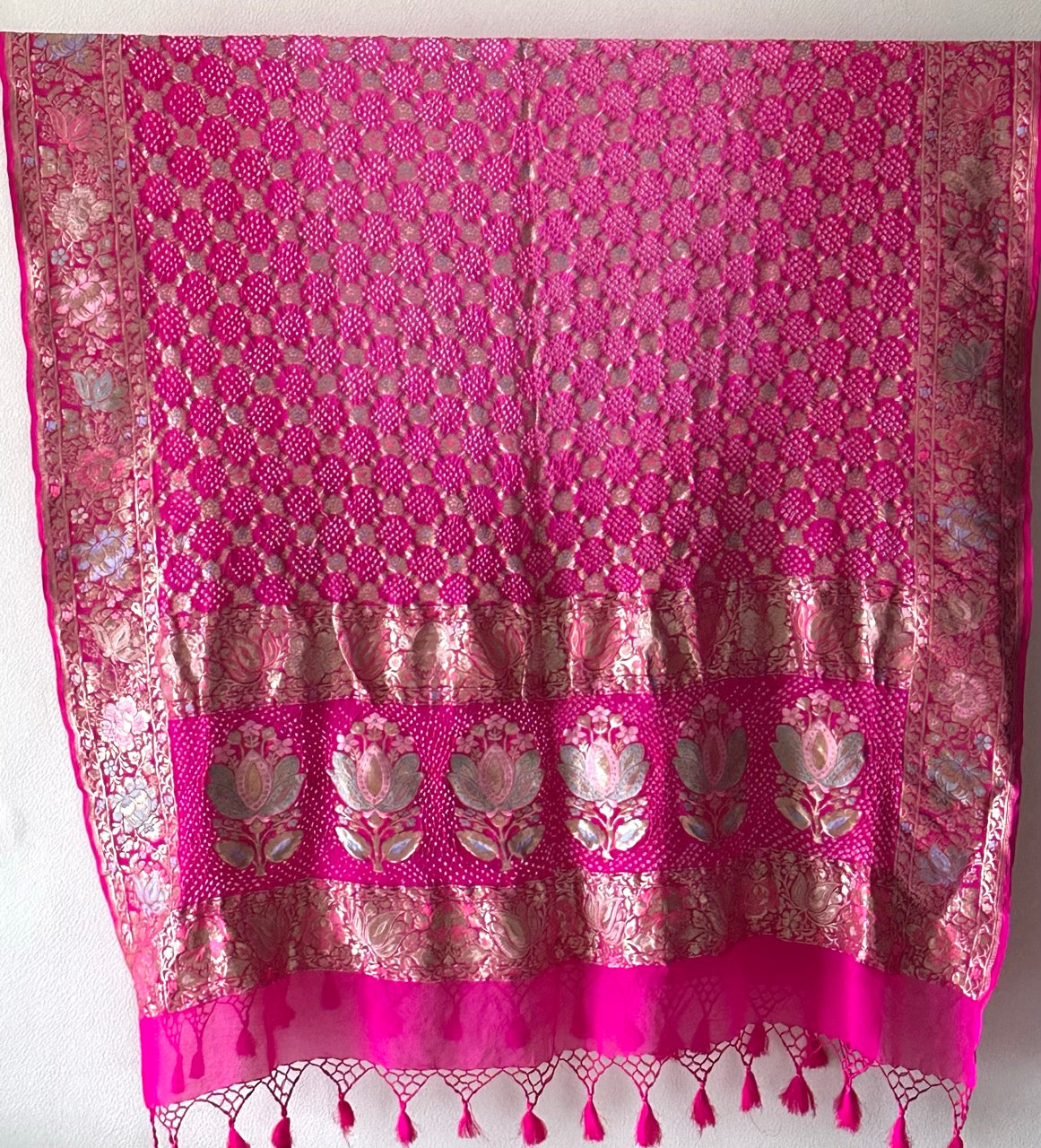 fuchsia-bloom-pure-banarsi-georgette-meenakari-bandhani-dupatta