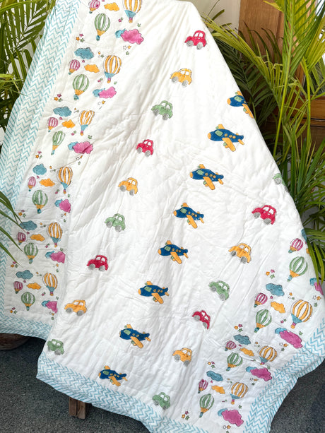gifting-breezy-nap-unicorn-theme-kids-mulmul-handblock-quilt