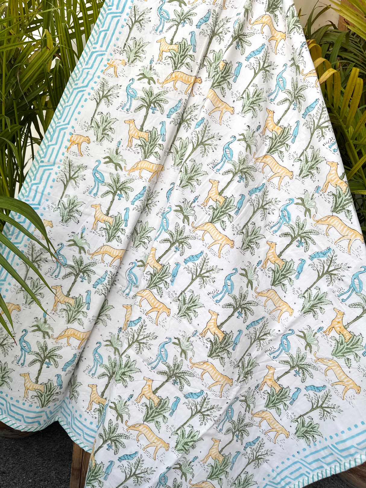 gifting-happy-tuck-handblock-printed-reversible-melbent-blanket