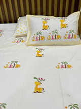 giraffe-theme-king-cotton-bedsheet-texture-view