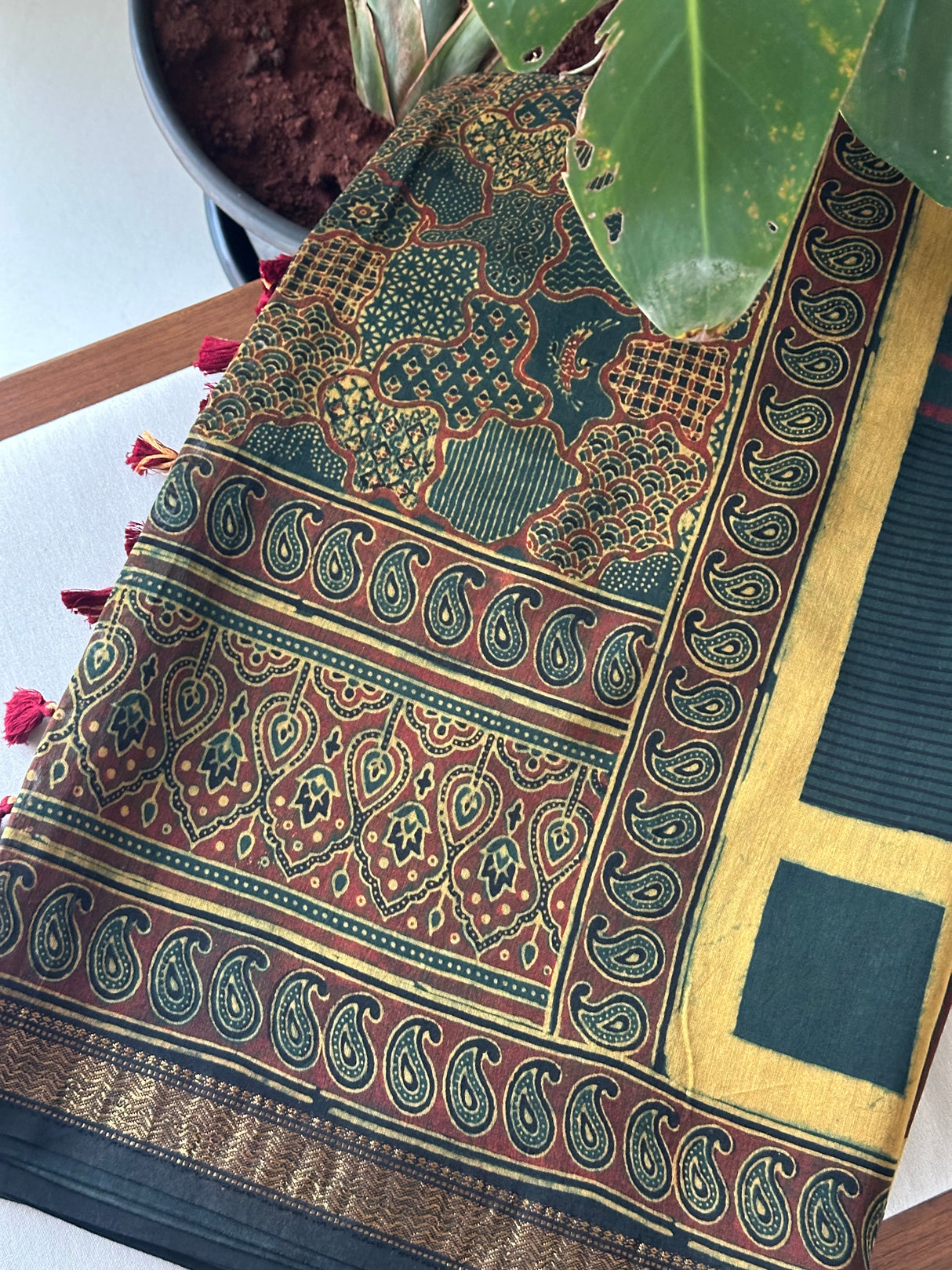 grand-iraaya-ajrakh-handblock-chanderi-cotton-silk-saree