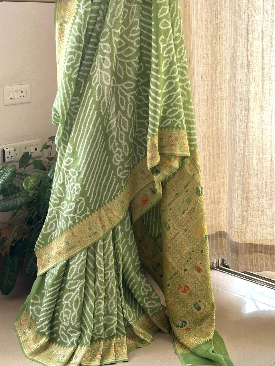 Green Colour Pure Banarsi Gerogette Chiffon Bandhani Saree