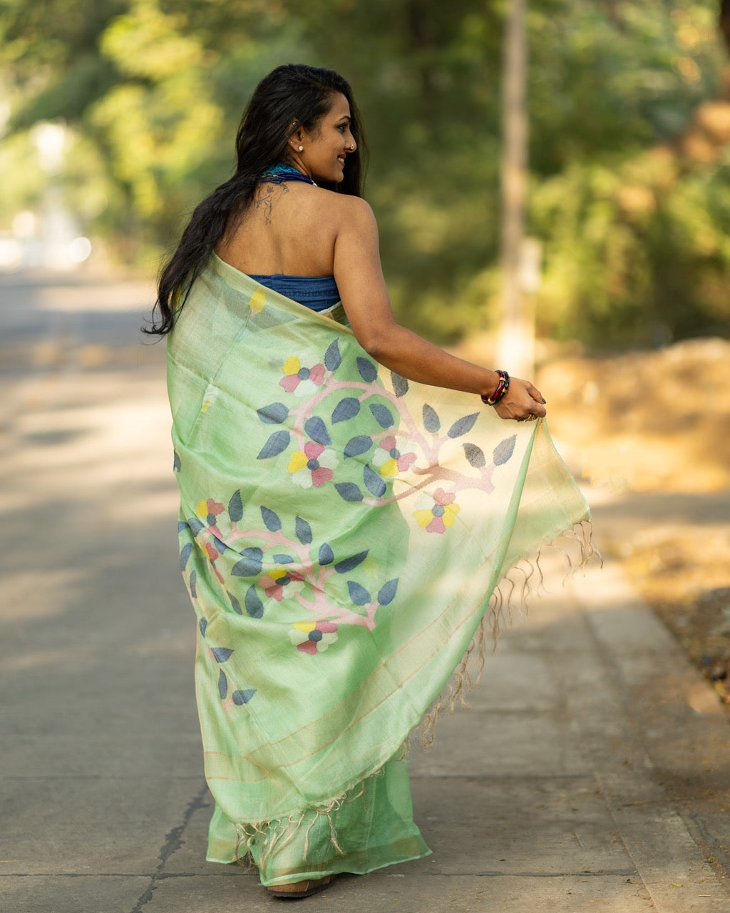 green-base-with-blue-leaves-handloom-tissue-silk-saree-with-jamdani-weaving