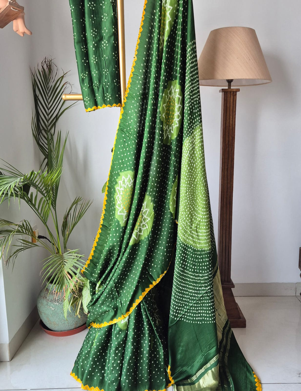 Circular Theme Green Pure Gajji Silk Bandhani Saree