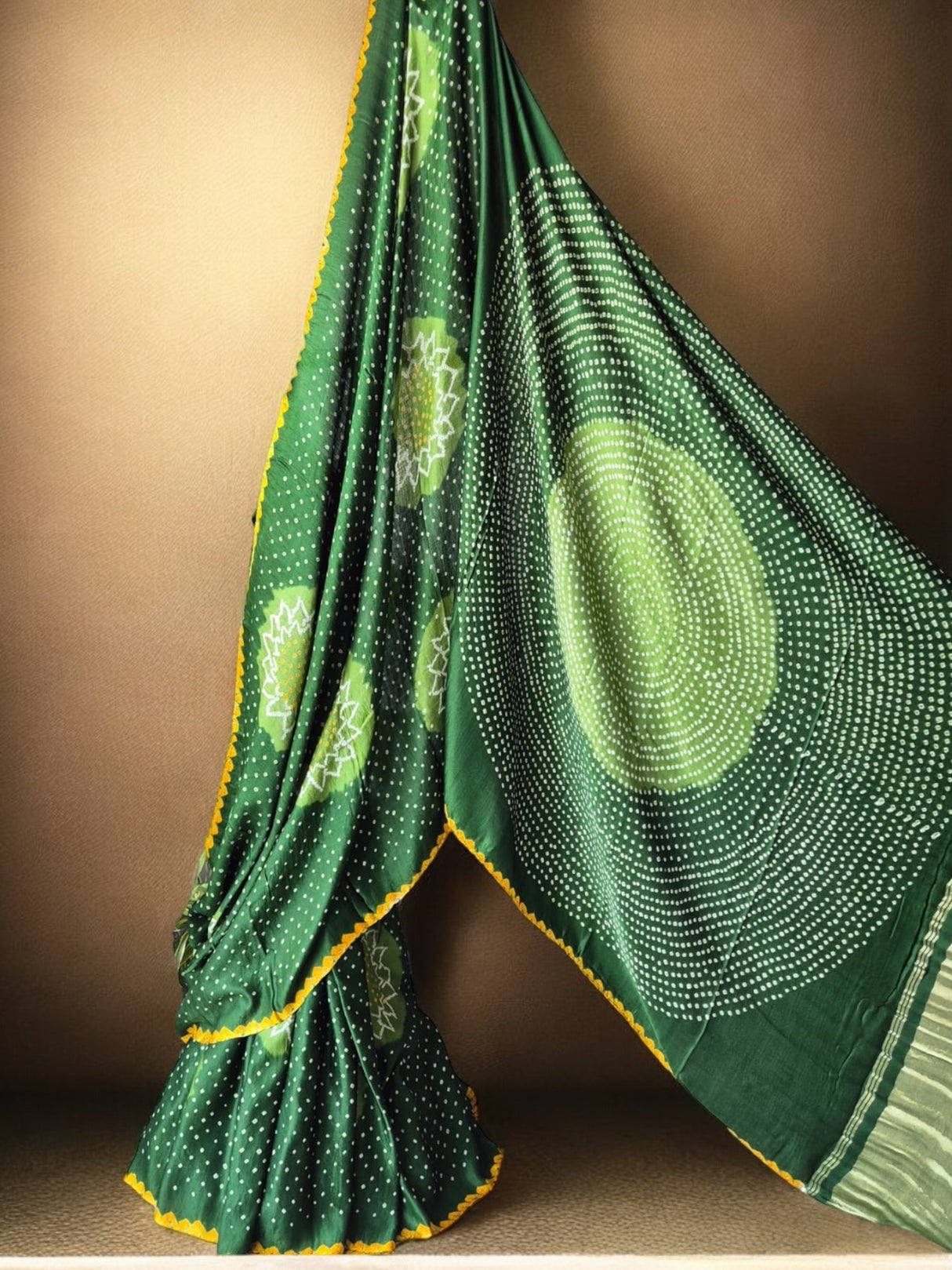 Circular Theme Green Pure Gajji Silk Bandhani Saree