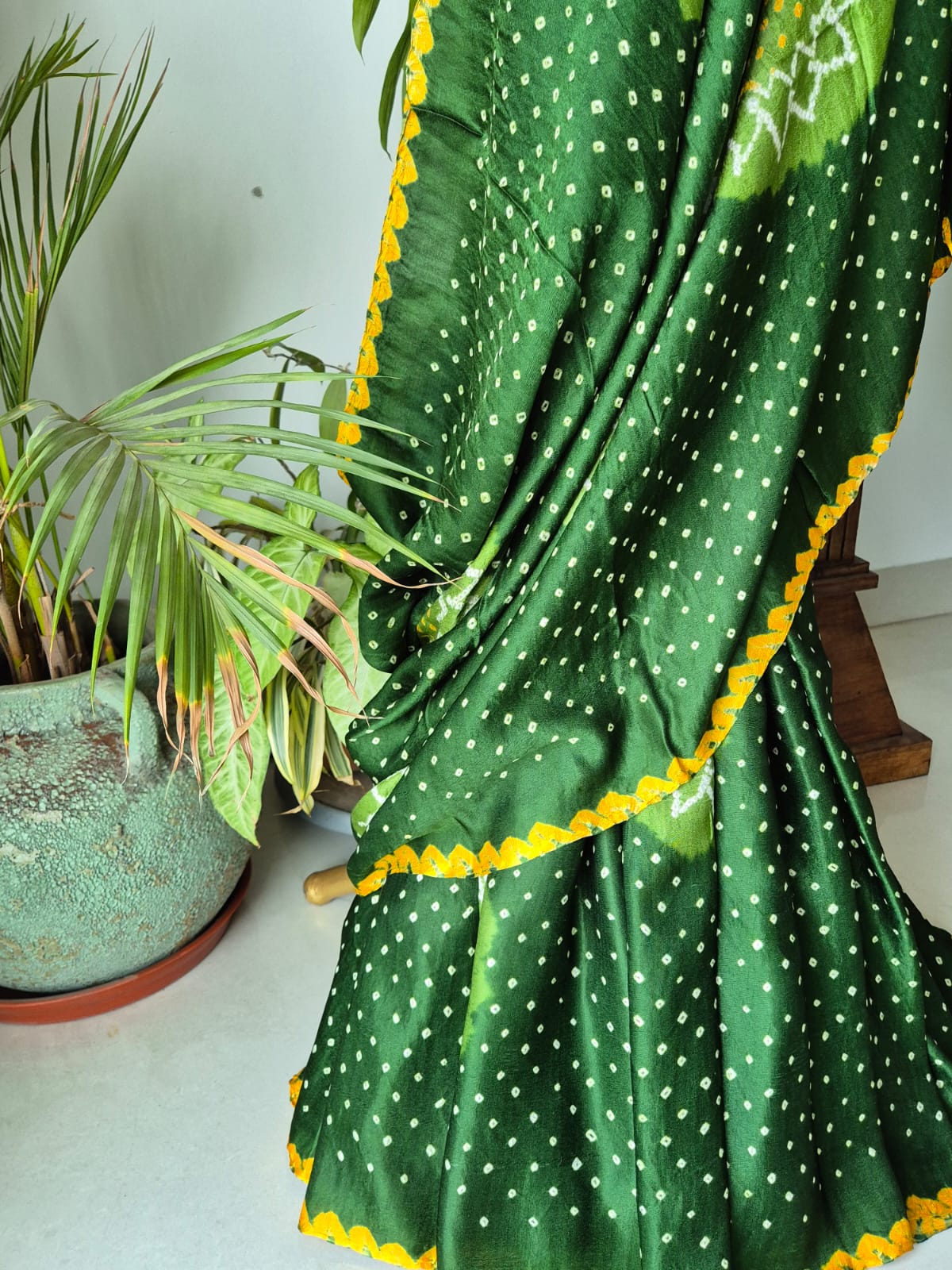 Circular Theme Green Pure Gajji Silk Bandhani Saree