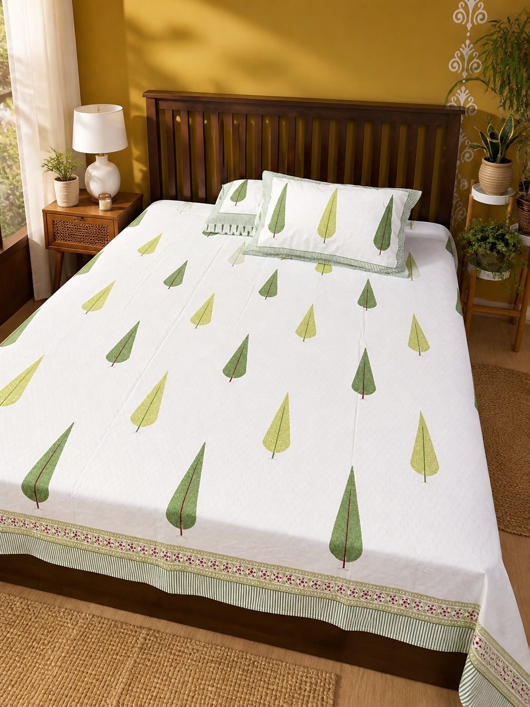 green-leaf-motif-cotton-bedsheet