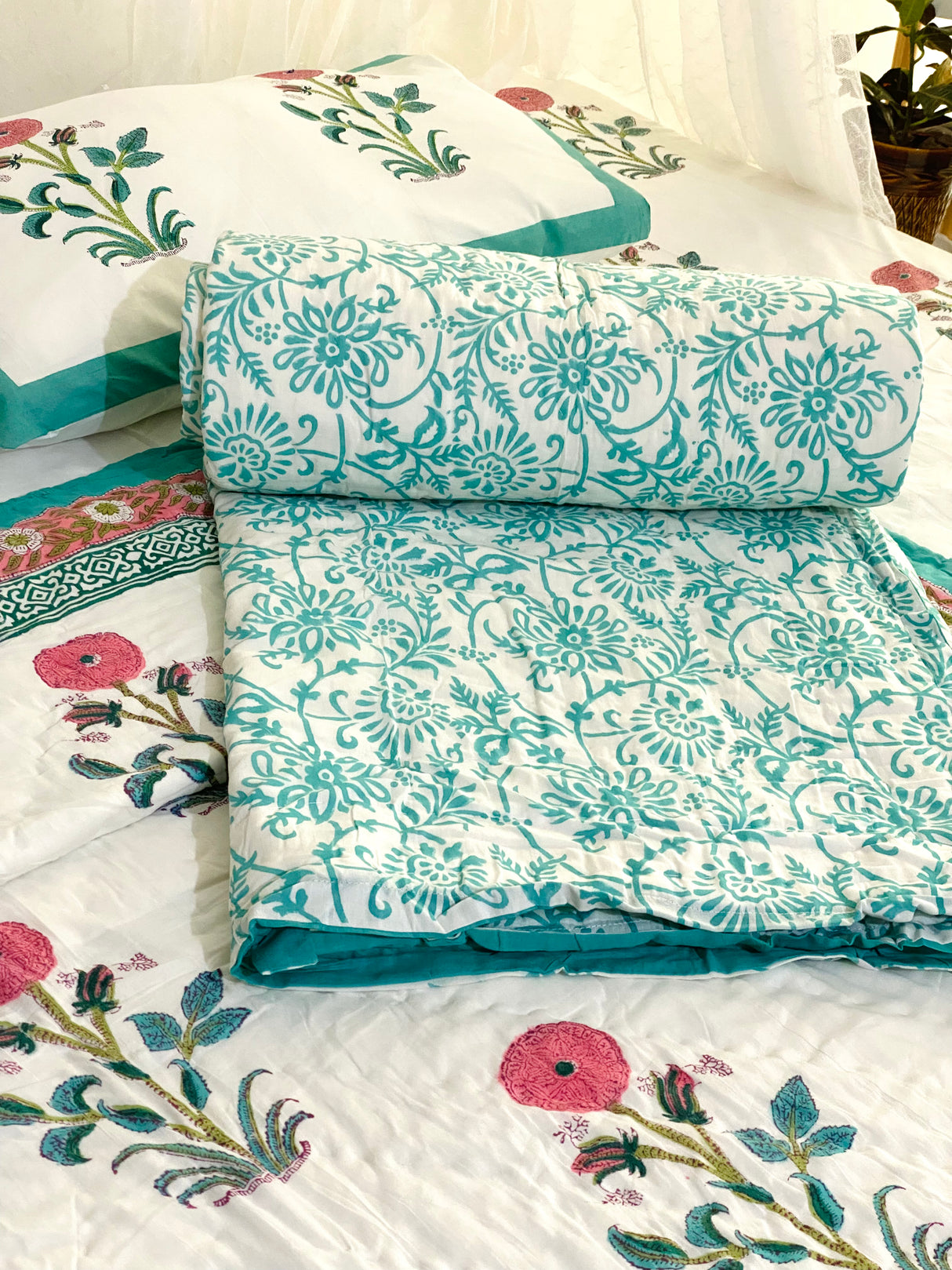 green-rose-double-cotton-quilt-front-view