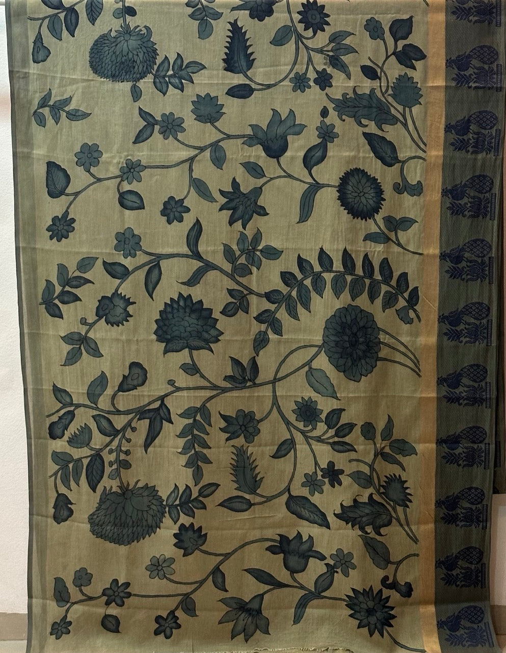 grey-base-handcrafted-cotton-kalamkari-saree-border-close-up