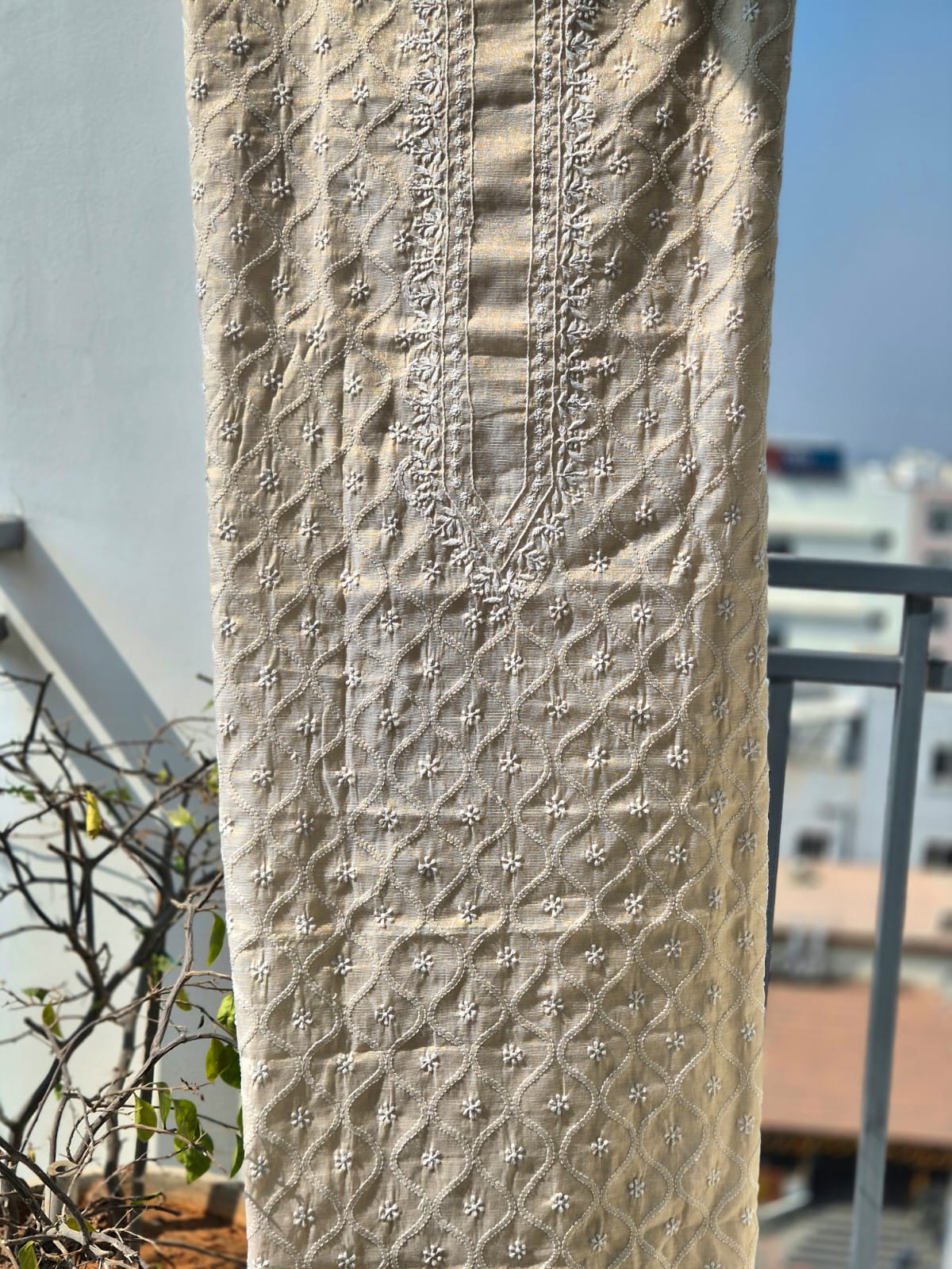 gulposh-lucknow-chikankari-tissue-mens-kurta-fabric