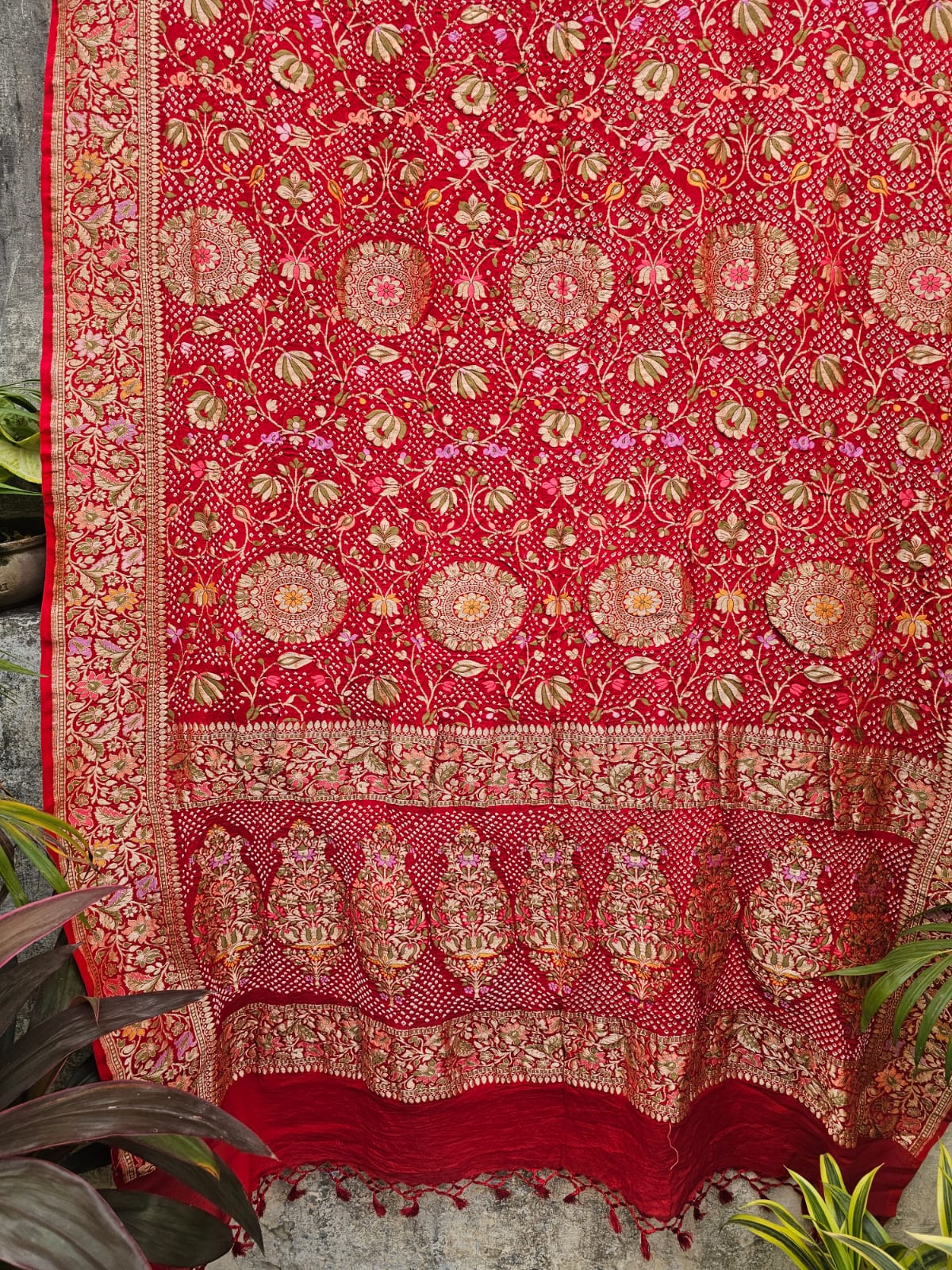 gulzaar-phoolkari-red-pure-georgette-meenakari-bandhani-dupatta