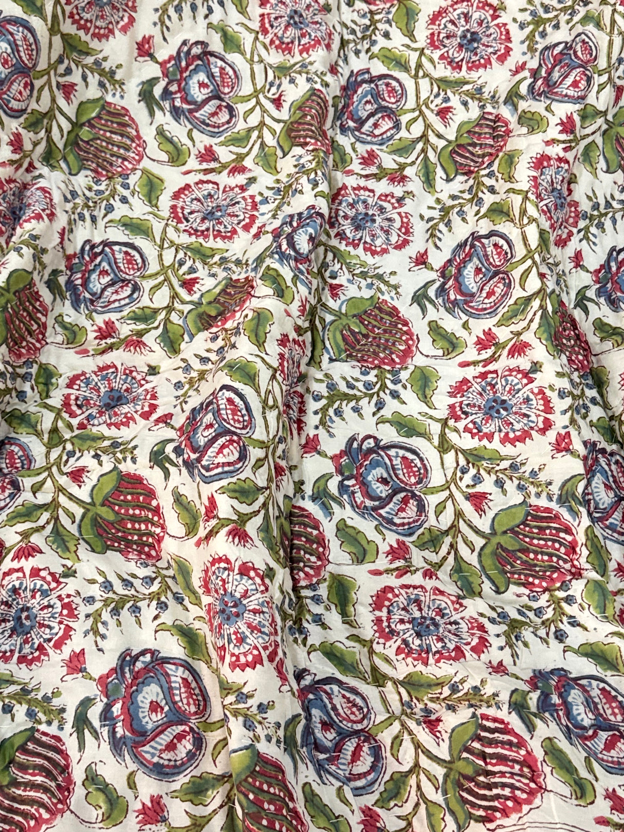 handblock-printed-cotton-quilt-with-floral-vine-layout