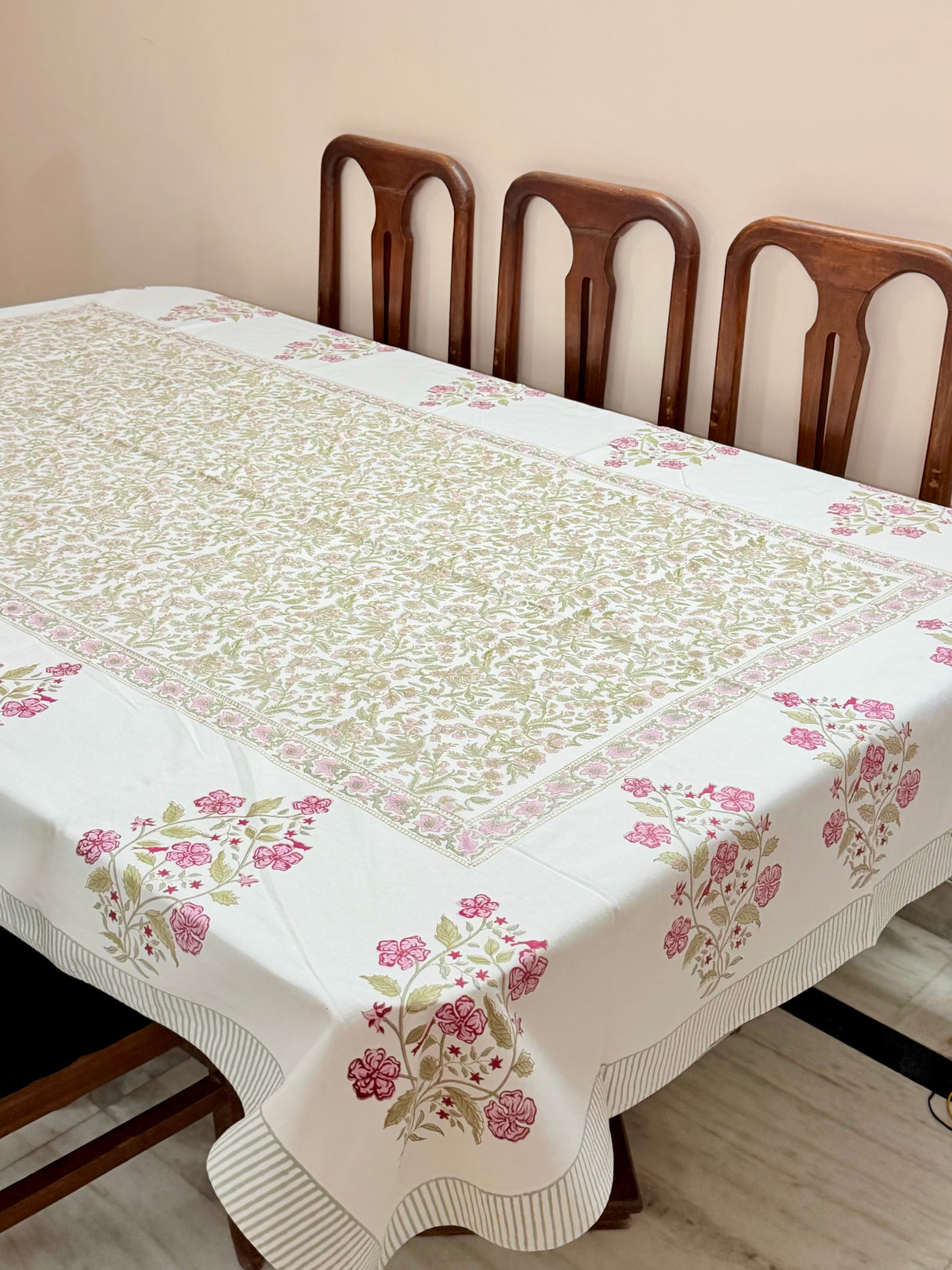 handcrafted-cotton-canvas-dining-cover