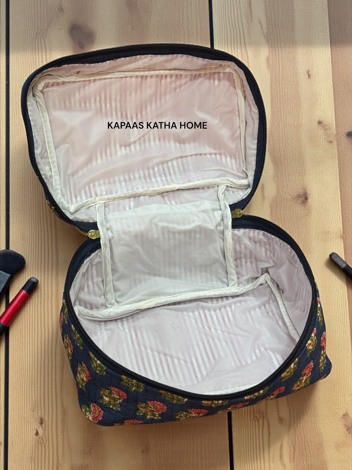 water proof-cosmetic-organizer