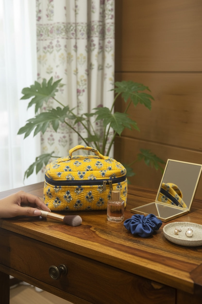 handcrafted-makeup-case-for-travel-use