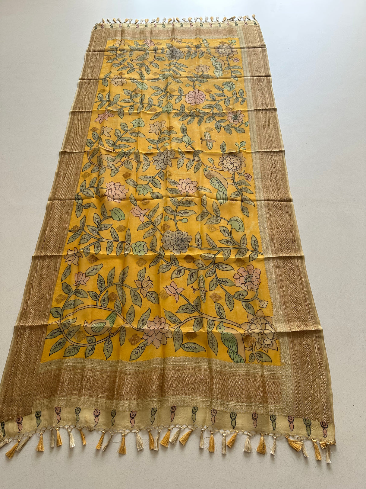 handcrafted-organza-dupatta-with-indian-floral